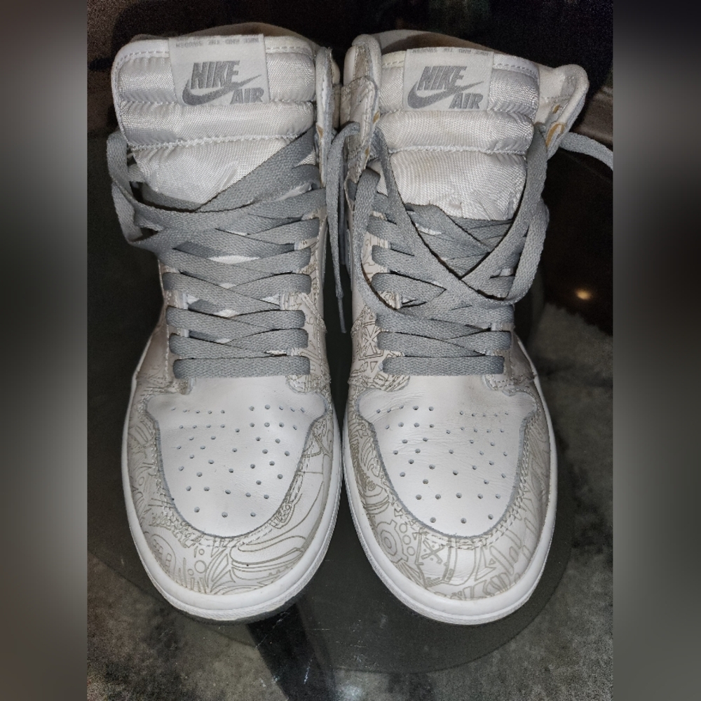 Nike Air Jordan 1 Retro OG High Laser Men’s Size 9.5 Sneakers White